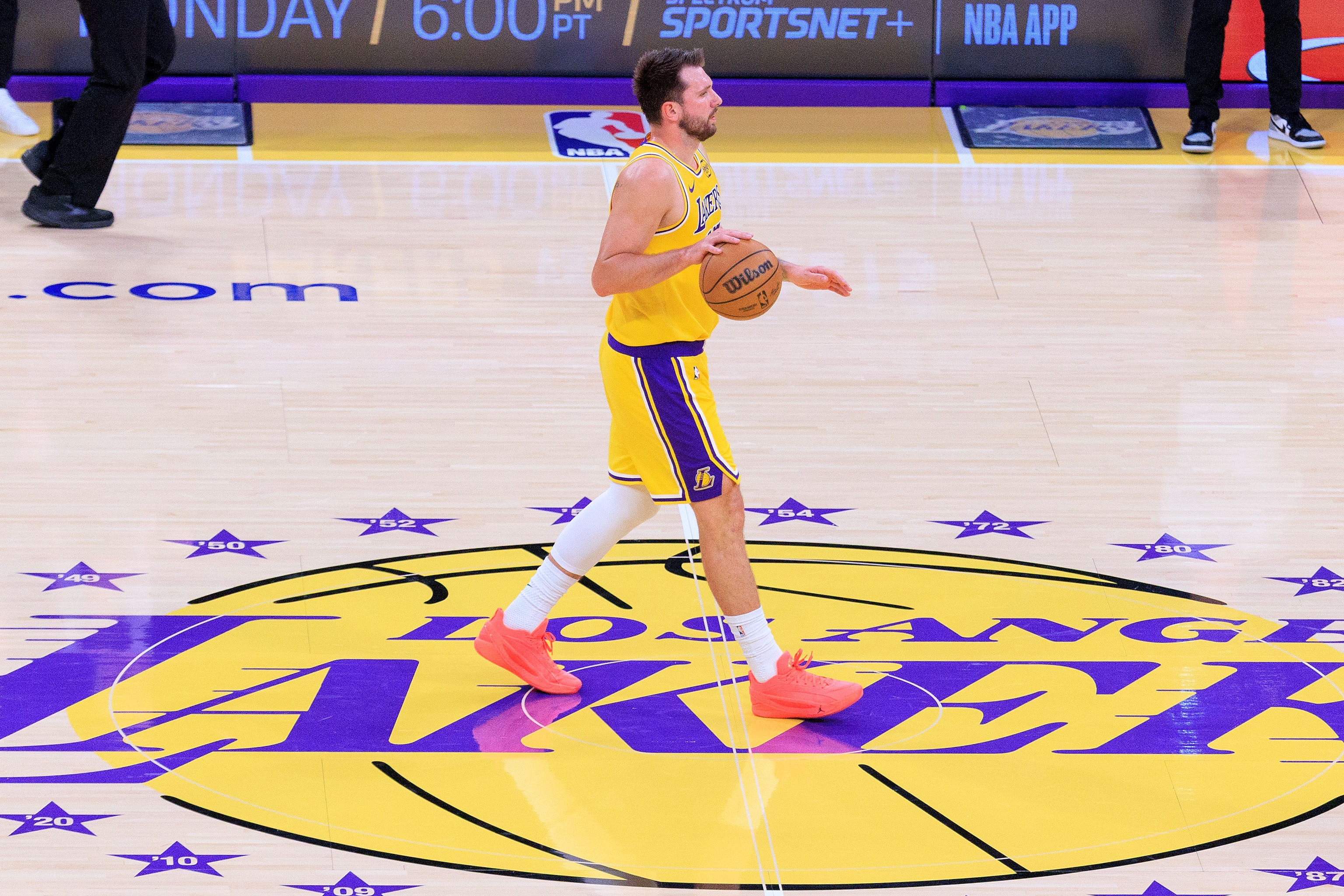 开云体育-东契奇生涯第100场30+10助 历史第4人 仅次于大O&amp;哈登&amp;詹姆斯